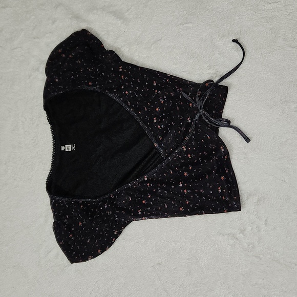 Pac Sun Crop Top - Picture 2 of 3